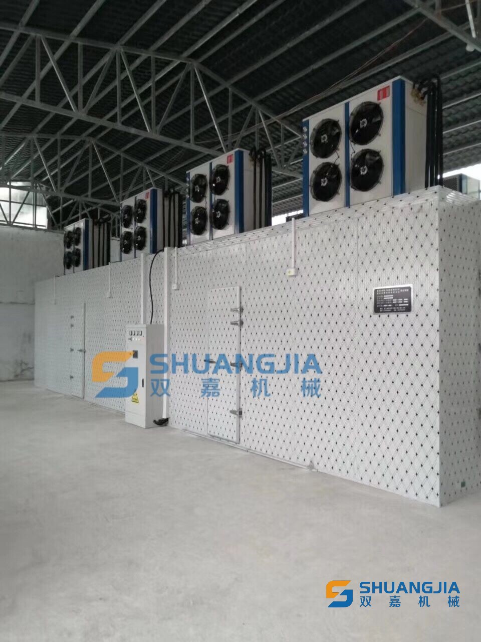 日烘干十噸連續(xù)式空氣能烘干機.jpg